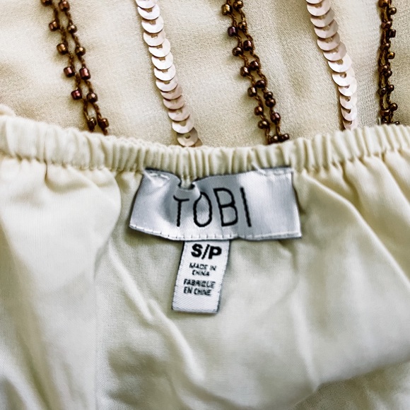 Elegant Cream Striped Dress - Picture 4 of 7